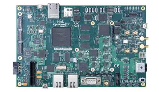 图 2：DK-DEV-5CSXC6N-B Cyclone V 开发套件支持高性能原型开发.JPG